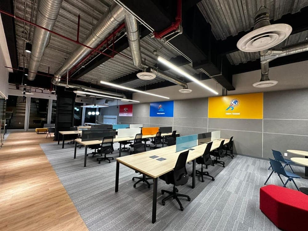 Open space operativo — Corporativo logístico