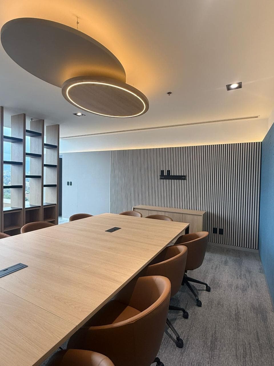 Salas de juntas equipada por SmartWorkplaces